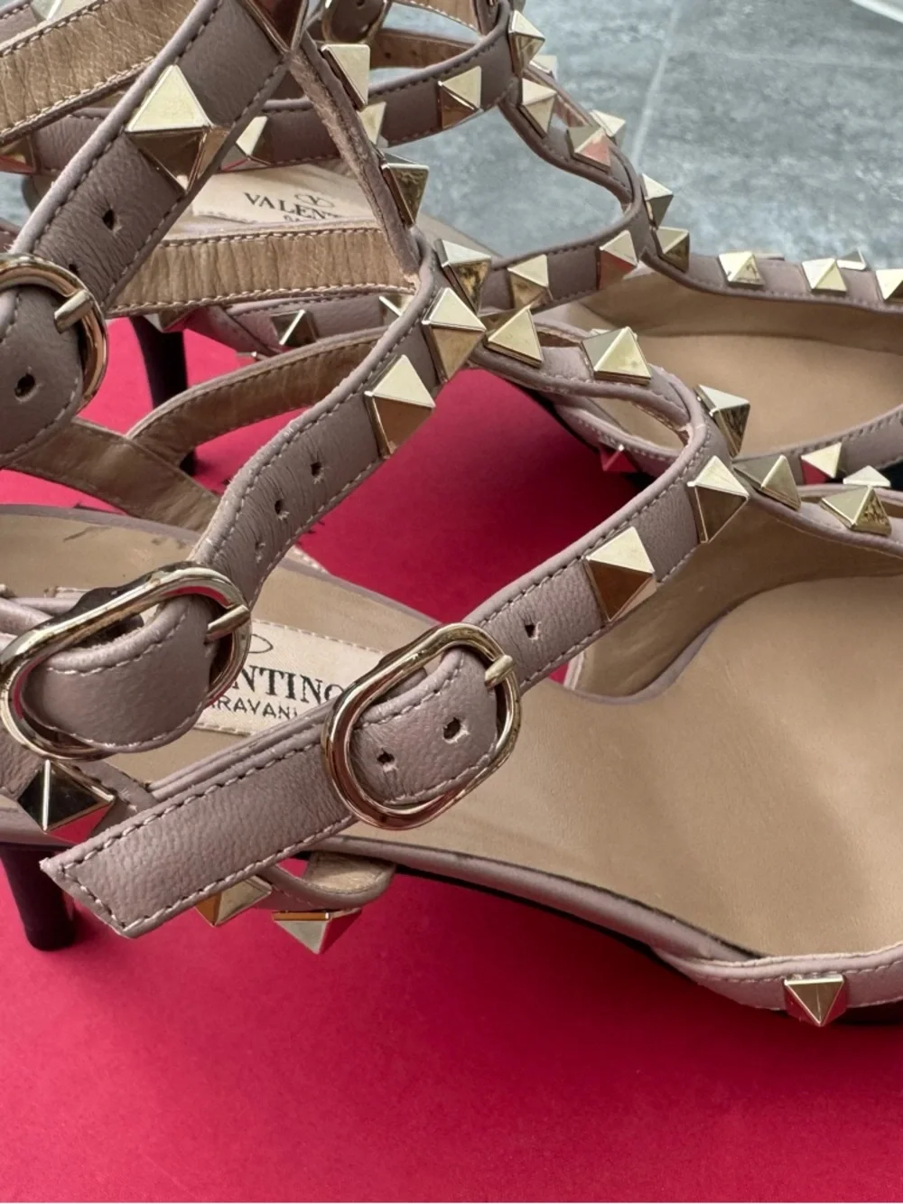 VALENTINO GARAVANI Rockstud Caged Pump 65Mm T-Strap heels dark gray 39 - Picture 12 of 14